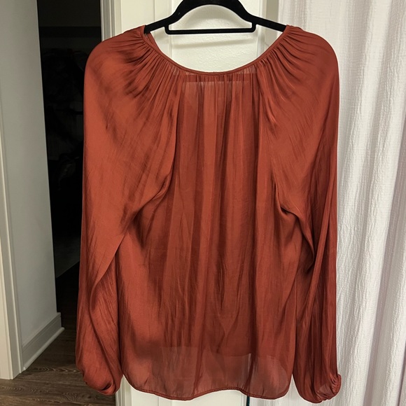 Banana Republic Blouse - Picture 2 of 3